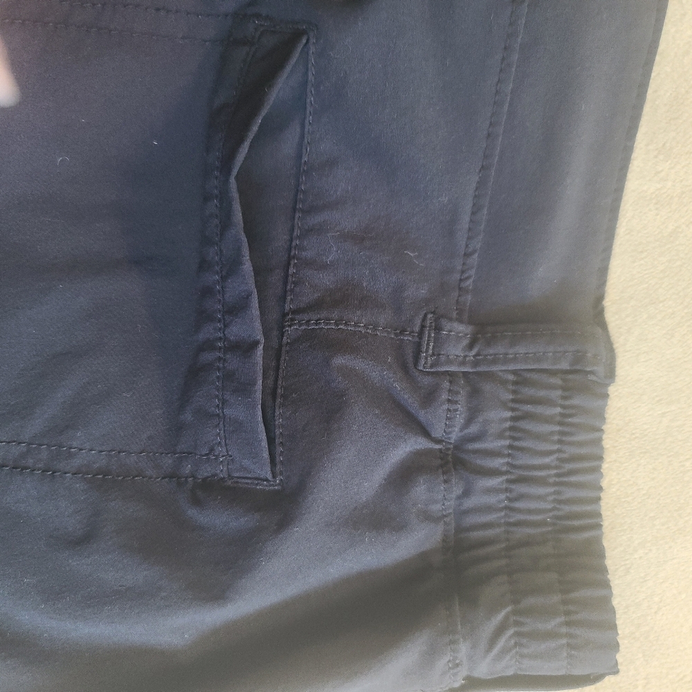 Athleta Womens Shorts sz 6, Black - Picture 3 of 13